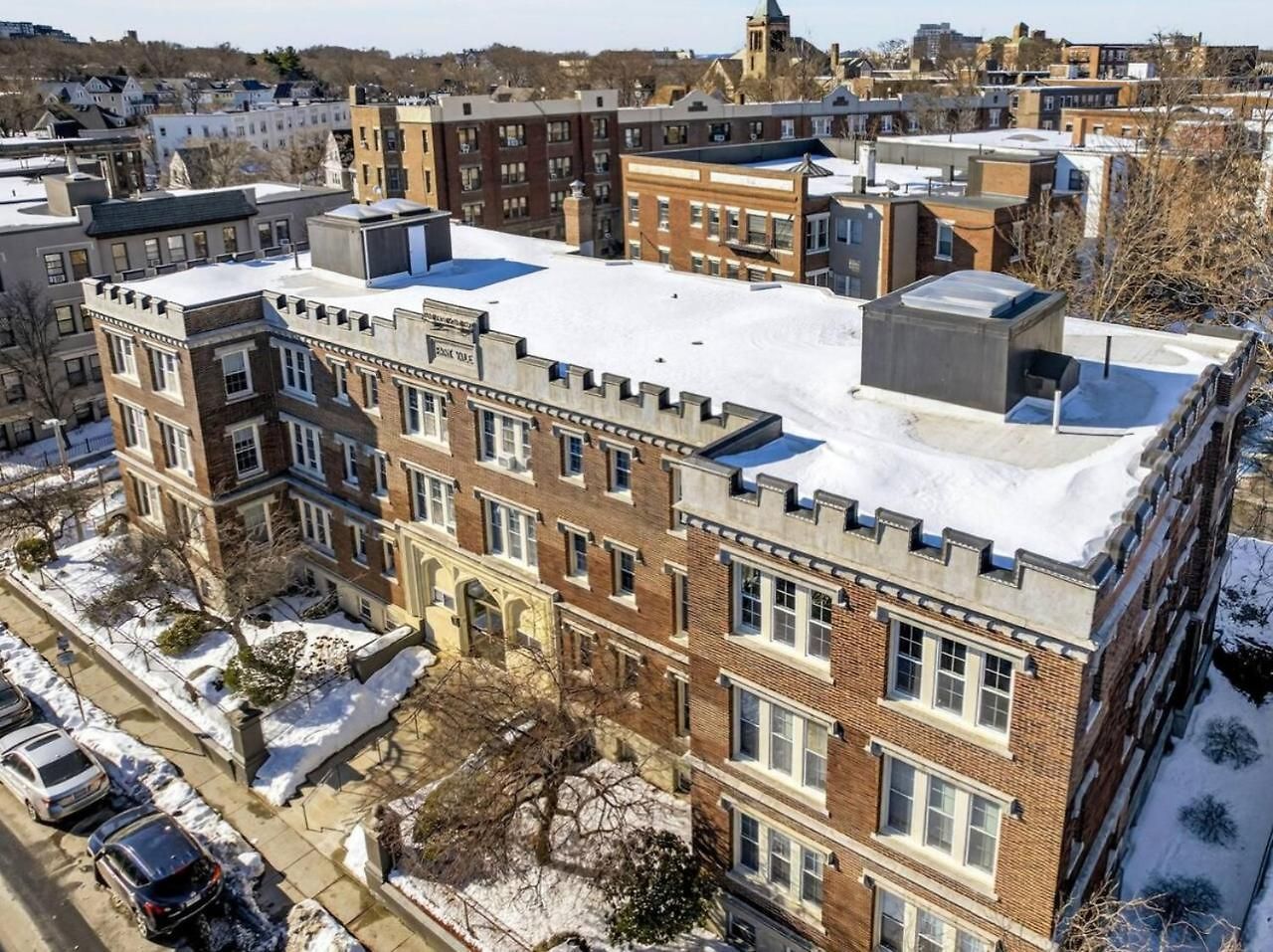 Charming 2br In Apartment Boston