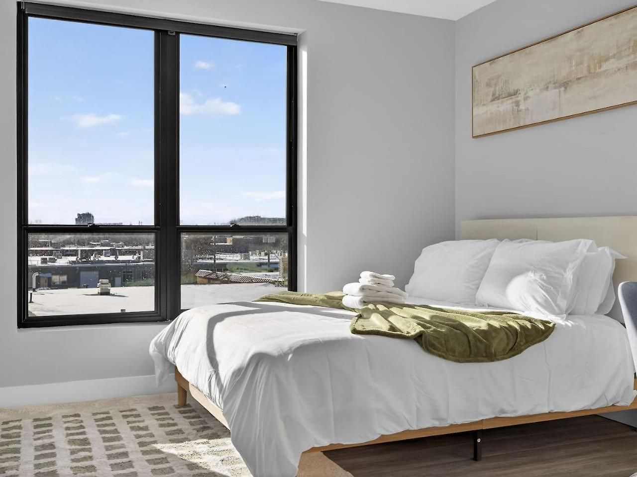 Luxe 3bd Brighton Apartment