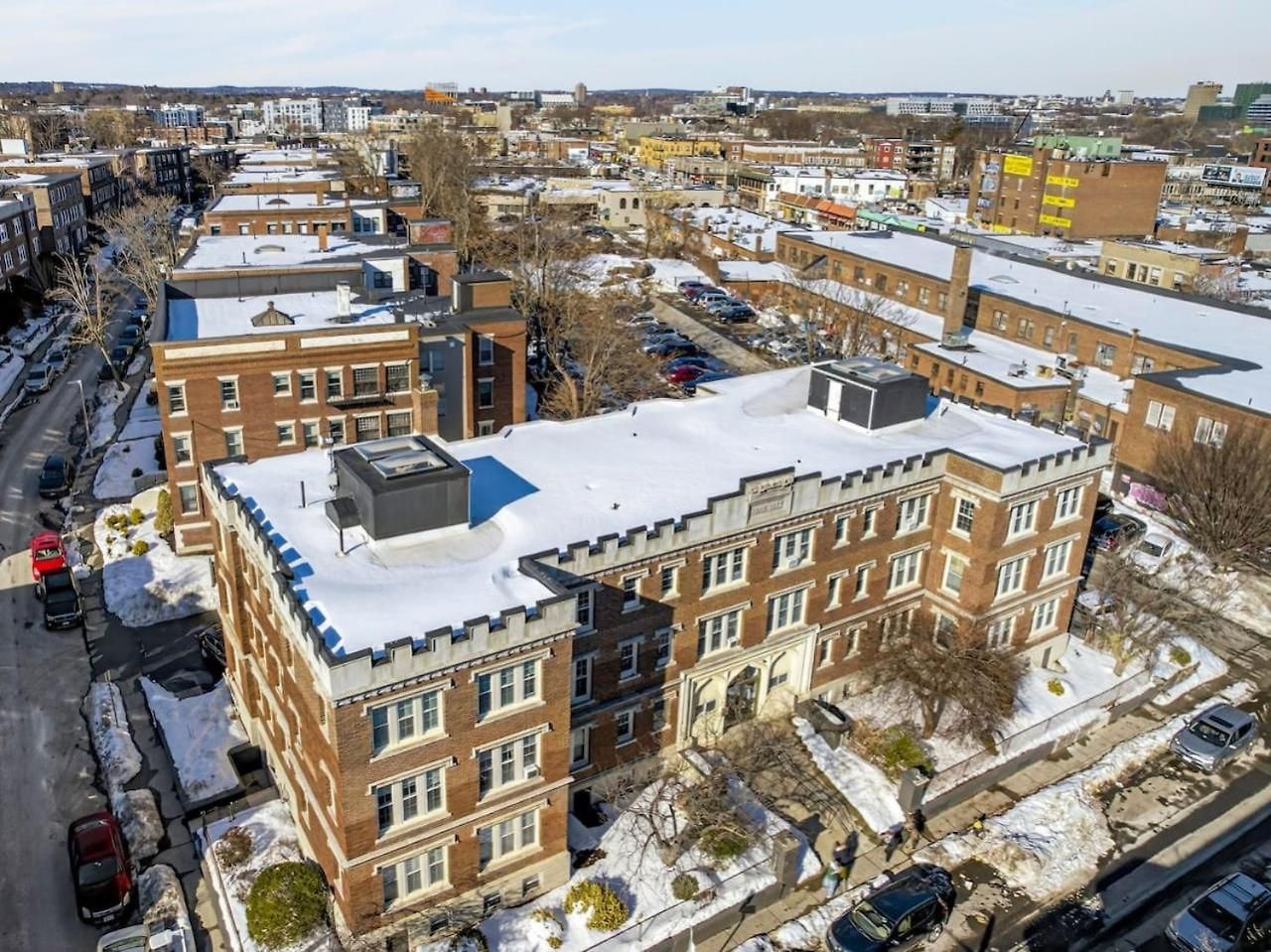 Apartment Charming 2br In *