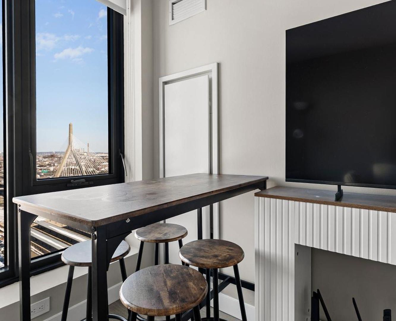 Beautiful Centrally Located 3 Bedroom *