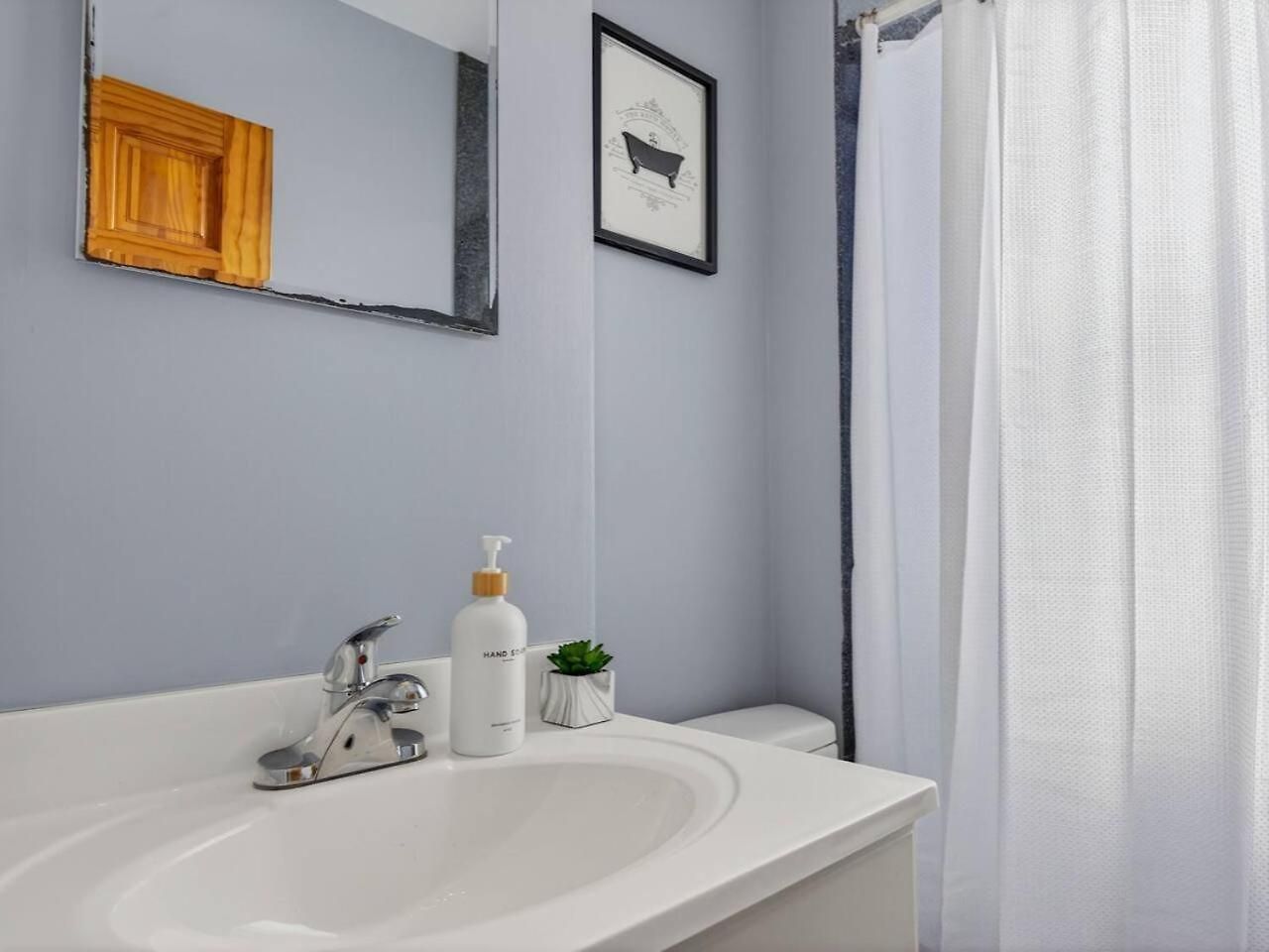 Charming 2br In *