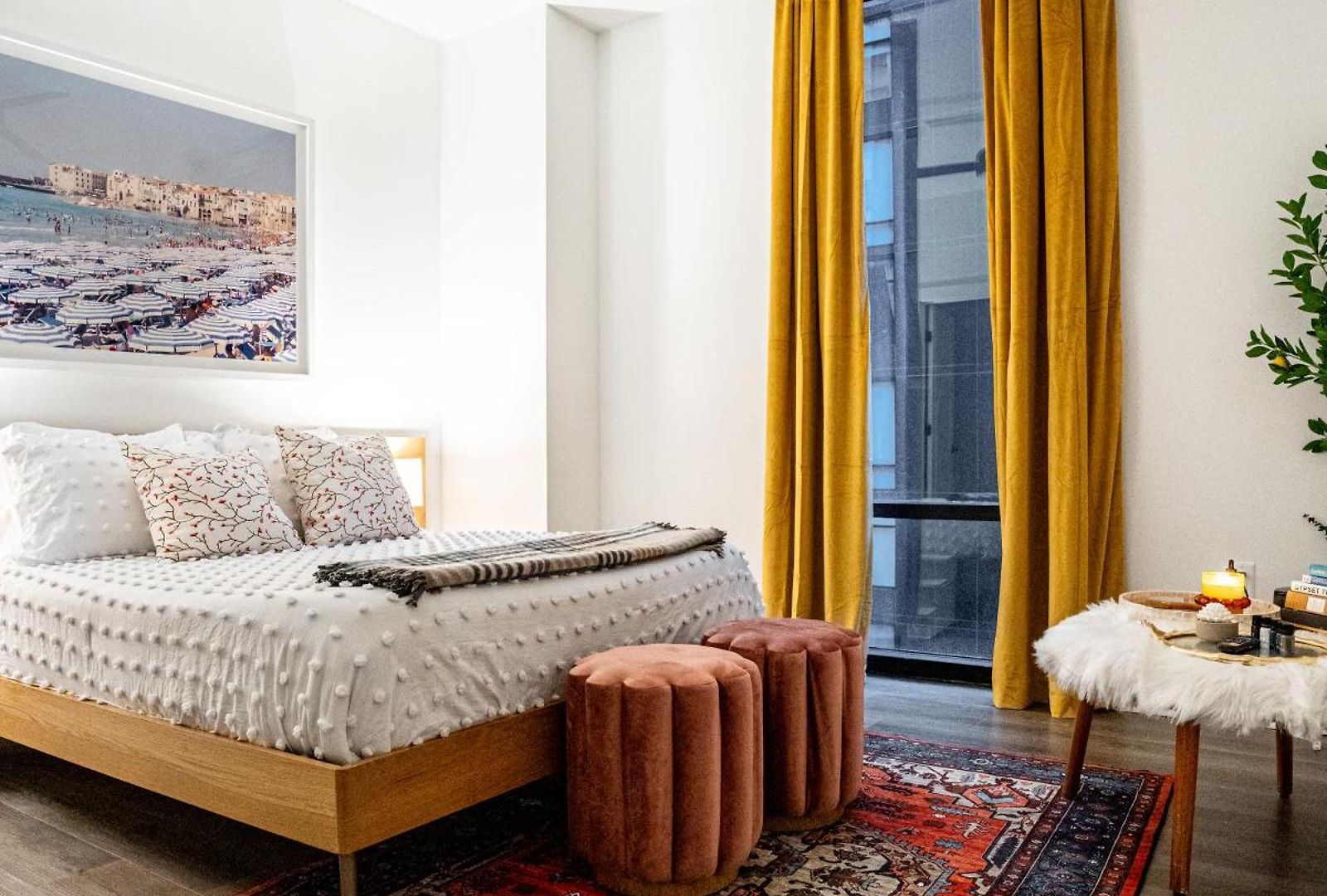Seaport Fireplace Gym & Pool Access Apartment *