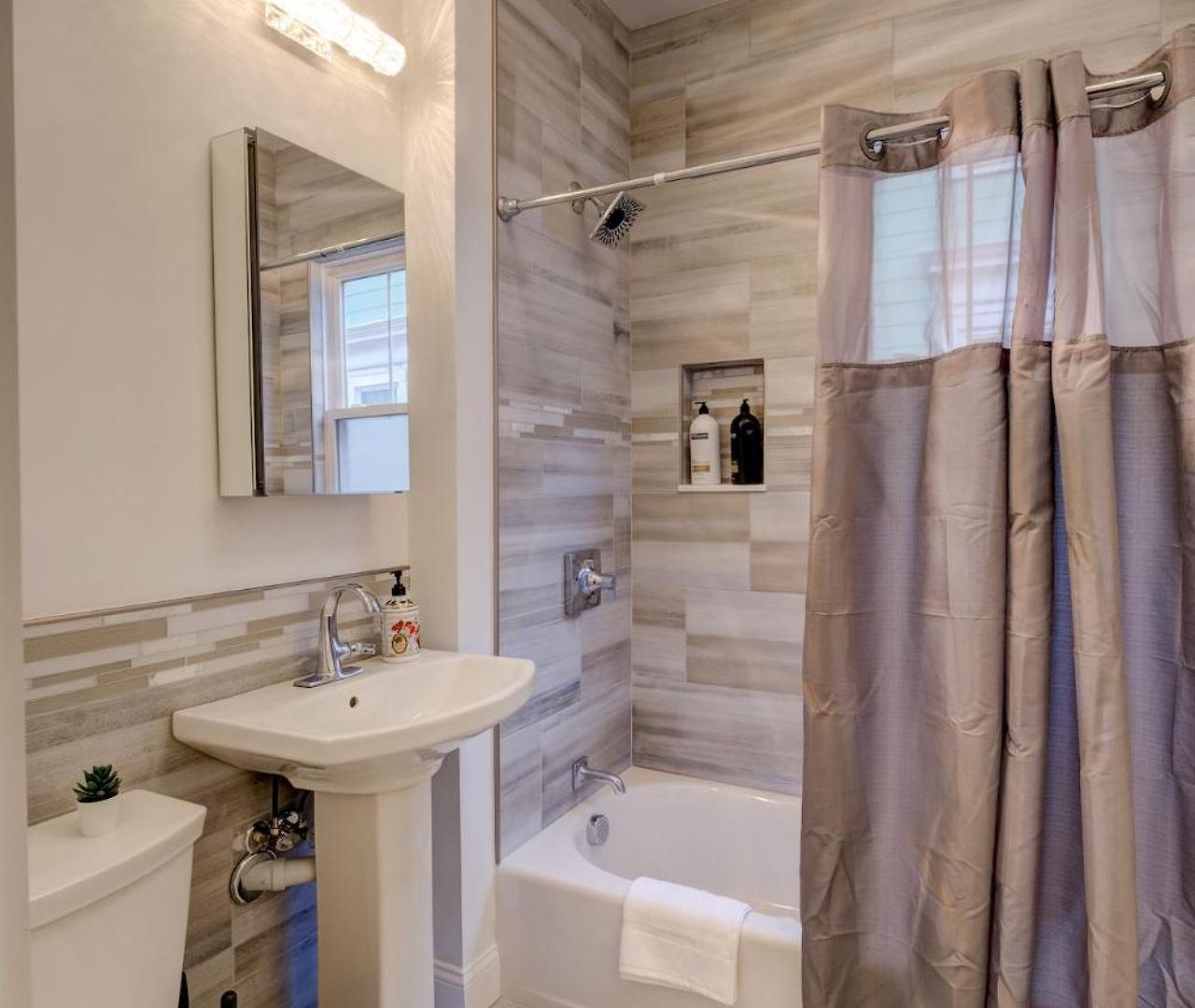 Spacious 2br * Boston