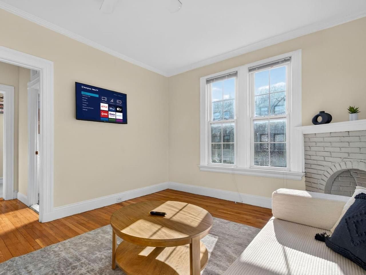 Charming 2br In Boston