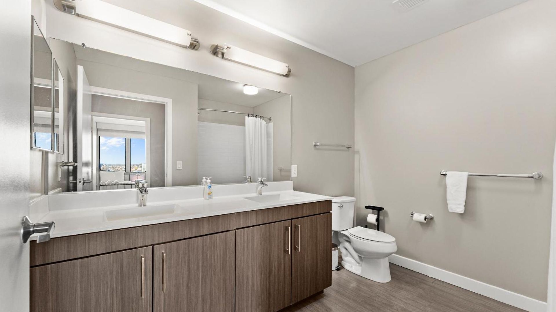 Apartment Beautiful Centrally Located 3 Bedroom