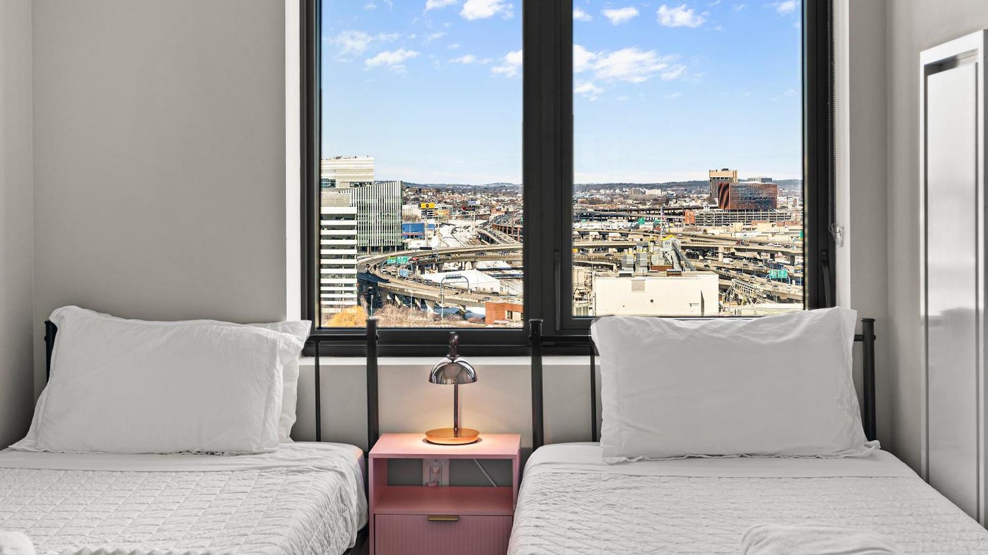 Beautiful Centrally Located 3 Bedroom Apartment *