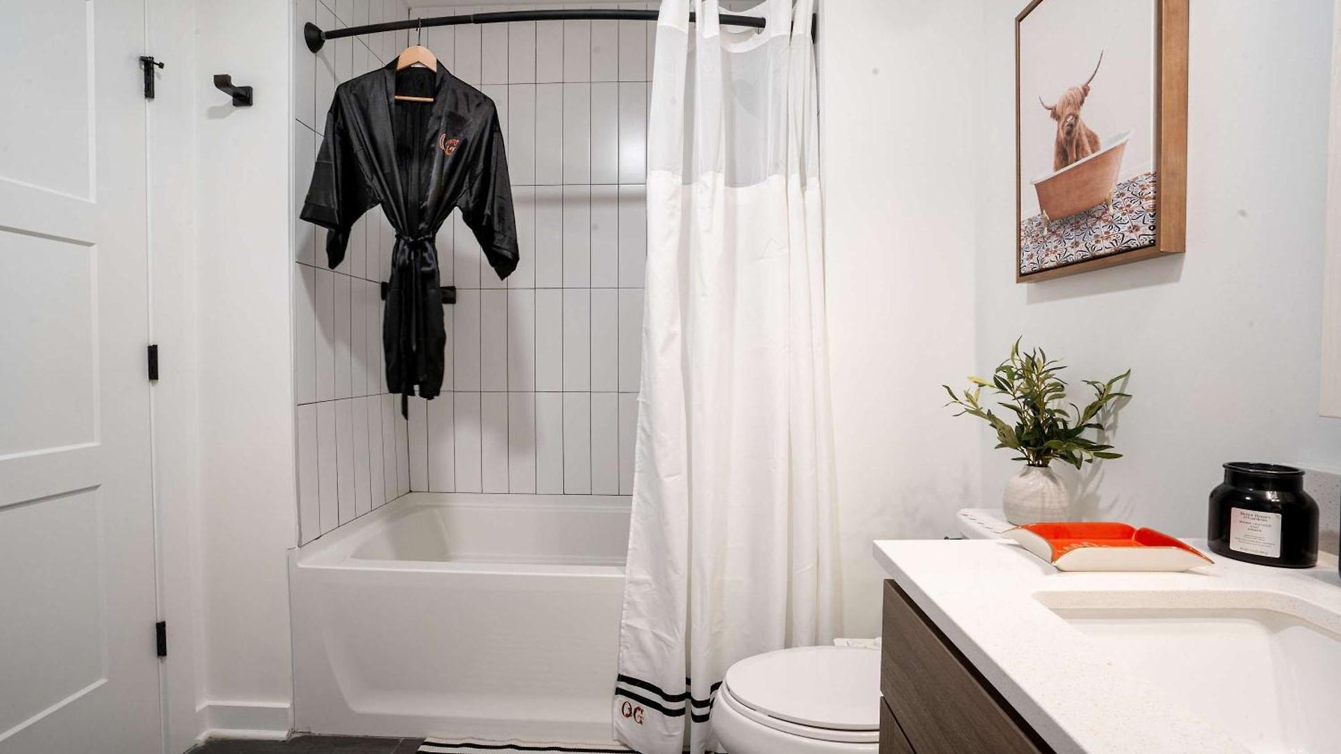 Seaport Fireplace Gym & Pool Access * Boston