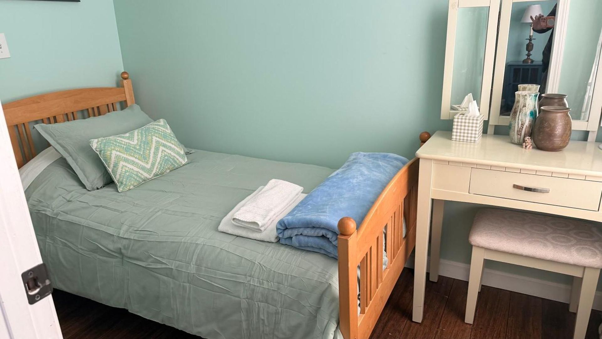 Private Rooms, Shared Bath In A Private Minutes From Logan Airport