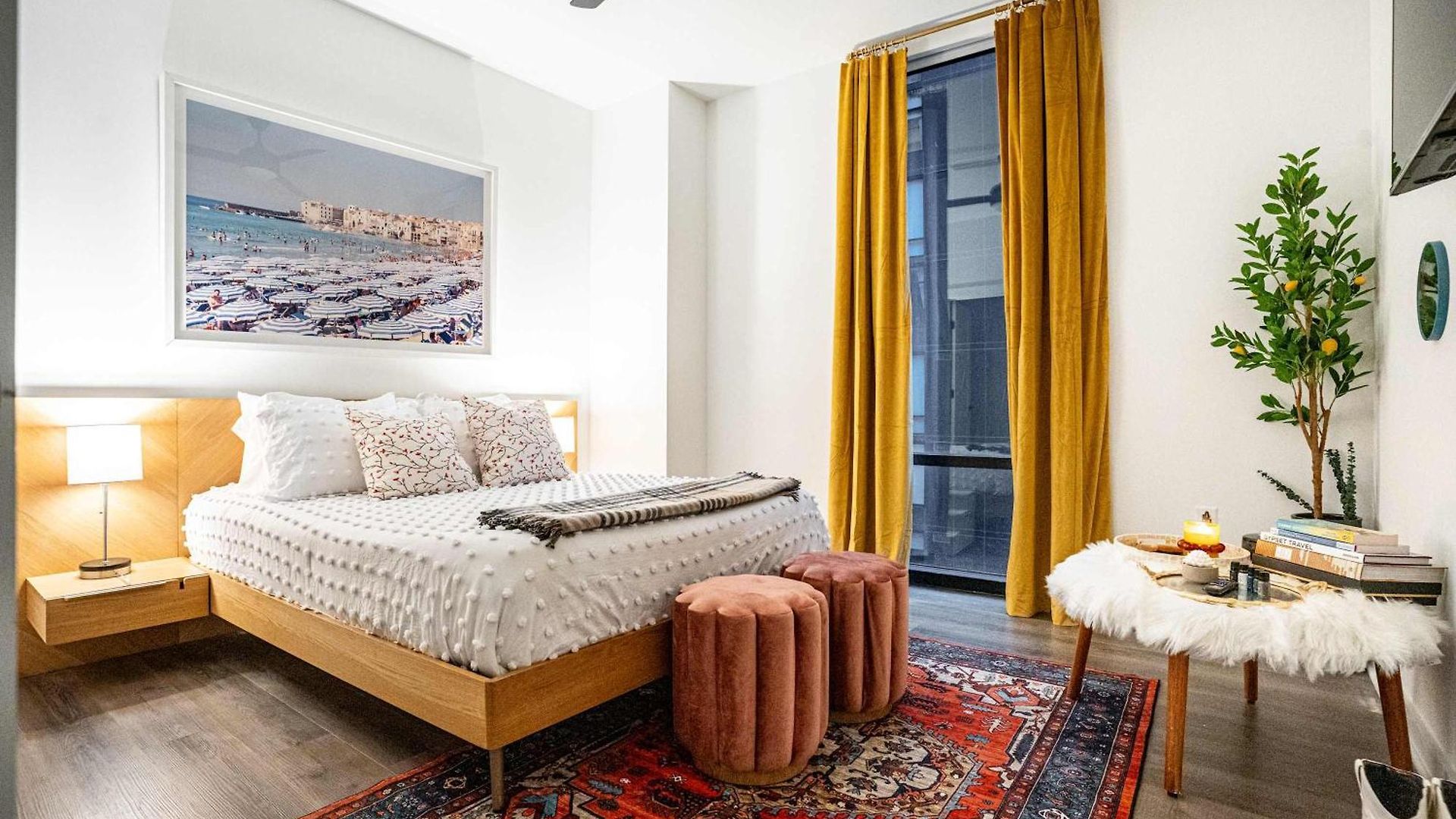 Seaport Fireplace Gym & Pool Access * Boston
