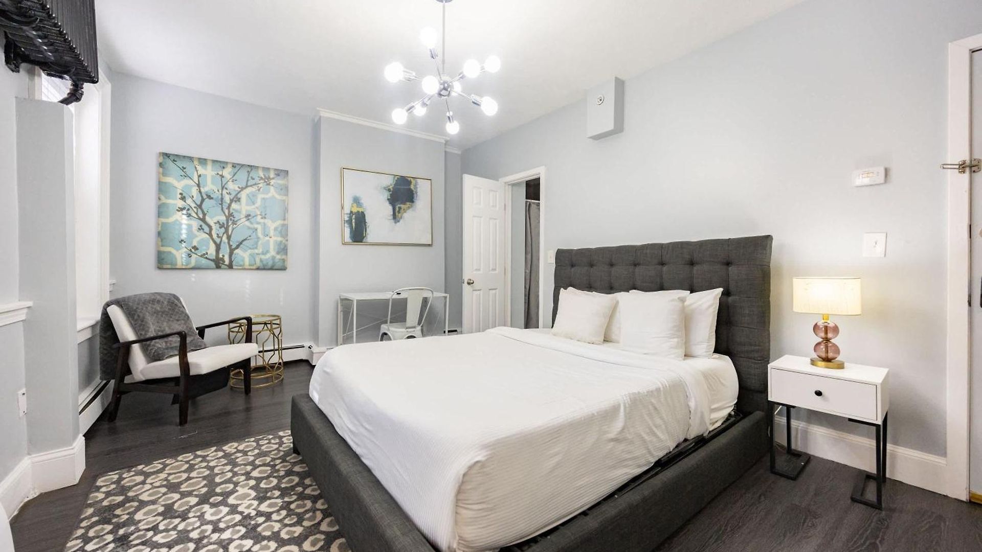 Apartment Lower Level In Hip Bay Village *
