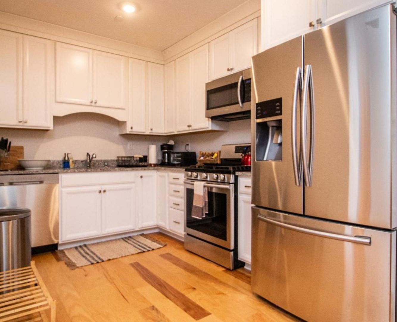 2 Bedroom Unit W Elevator & In-unit Laundry