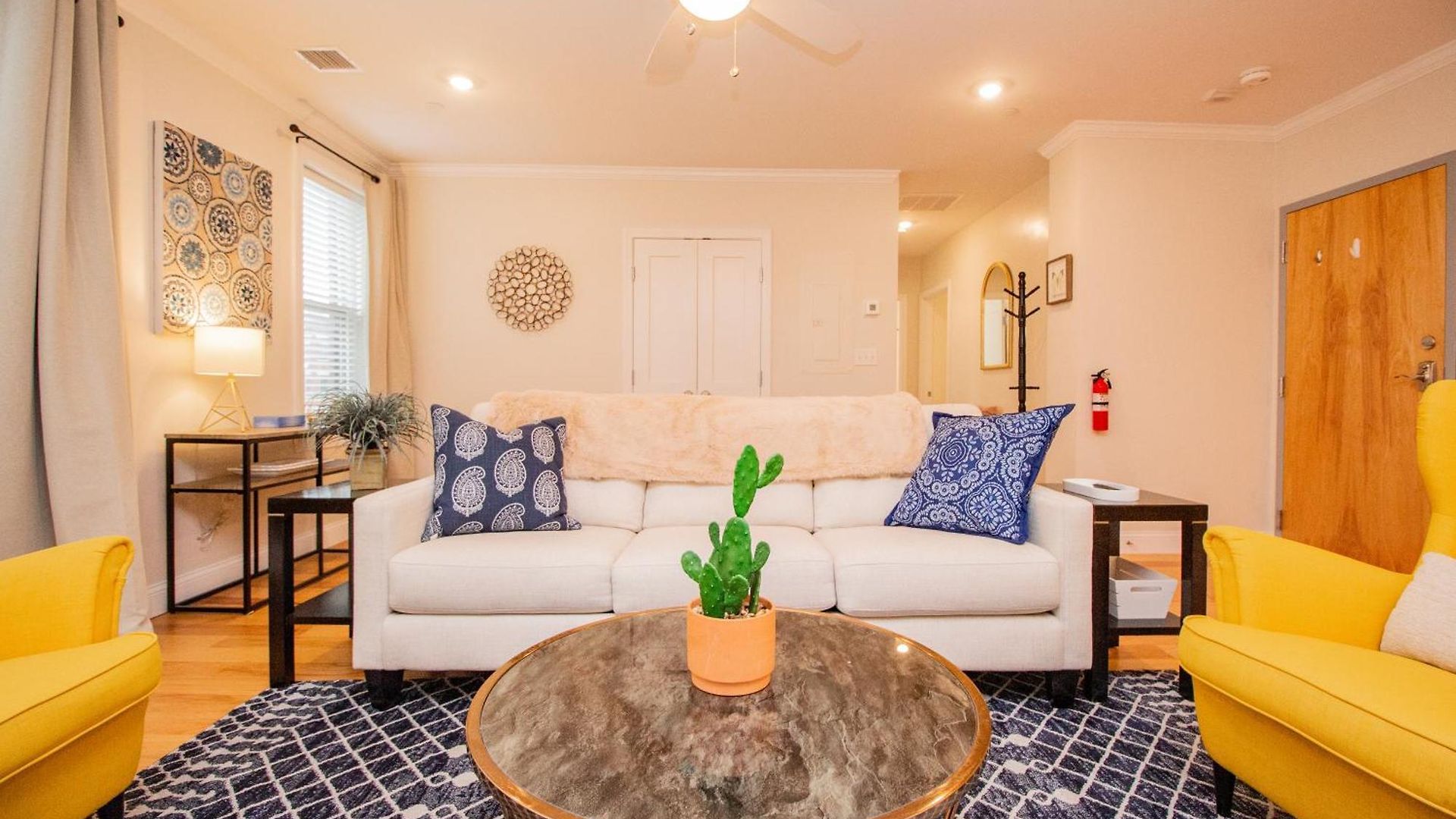Apartment 2 Bedroom Unit W Elevator & In-unit Laundry Boston