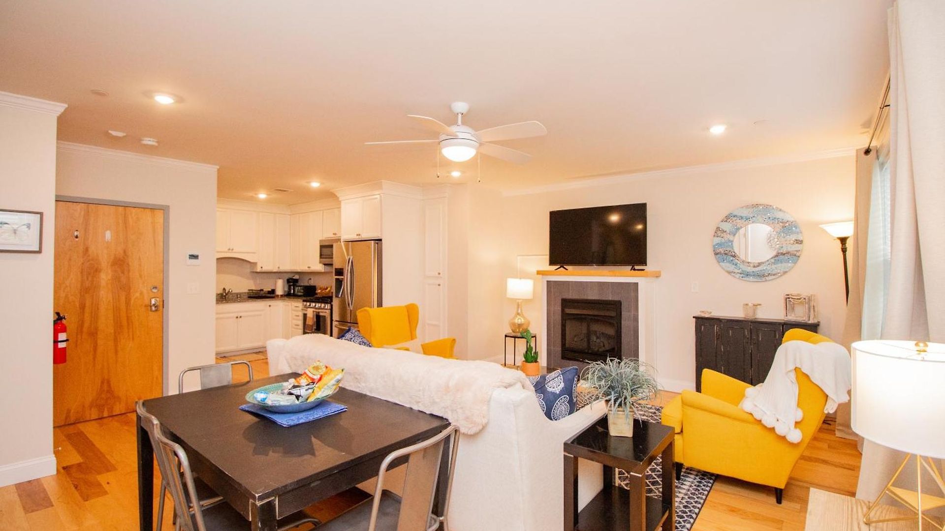 2 Bedroom Unit W Elevator & In-unit Laundry