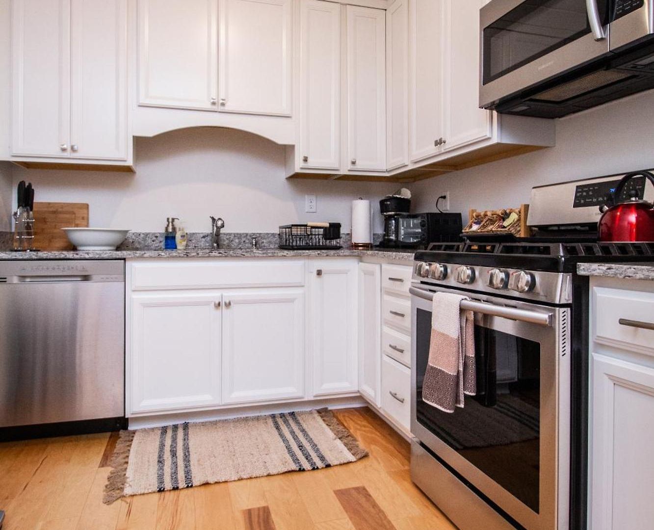 2 Bedroom Unit W Elevator & In-unit Laundry *