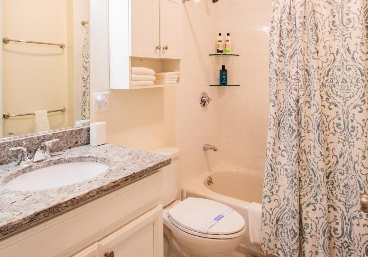 2 Bedroom Unit W Elevator & In-unit Laundry Boston