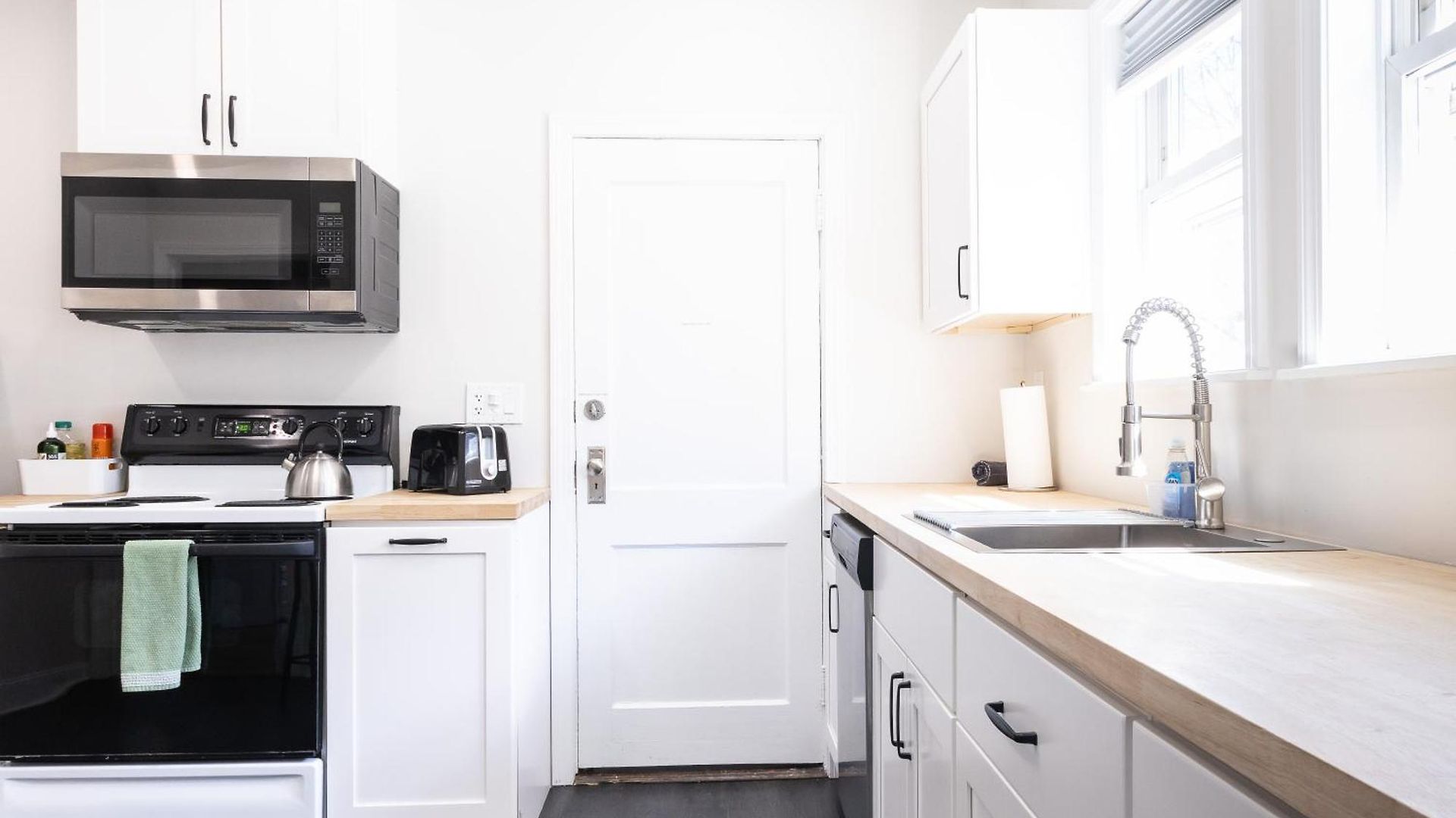 Apartment Brighton 2 Bedroom *