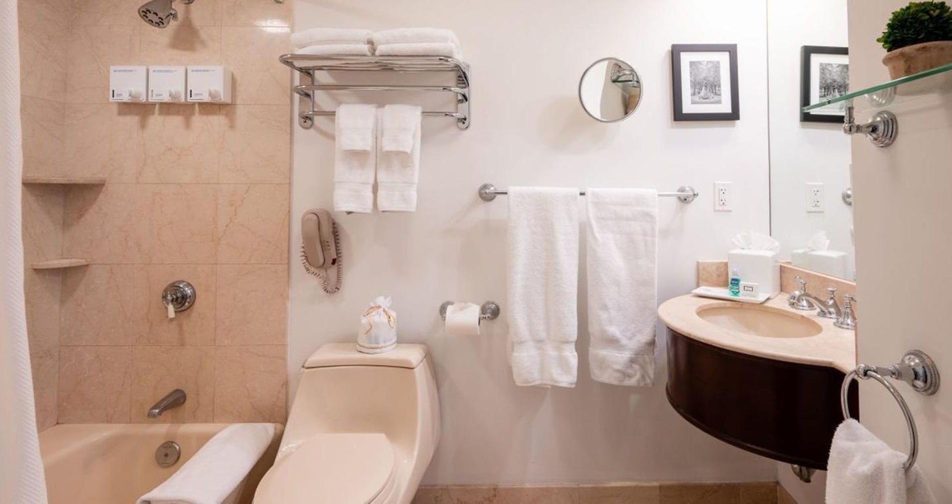The Lenox Hotel 4*