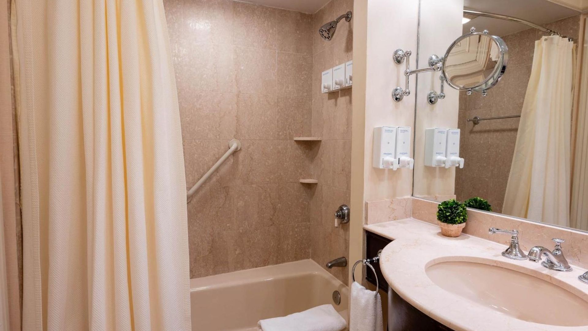 Hotel The Lenox 4*