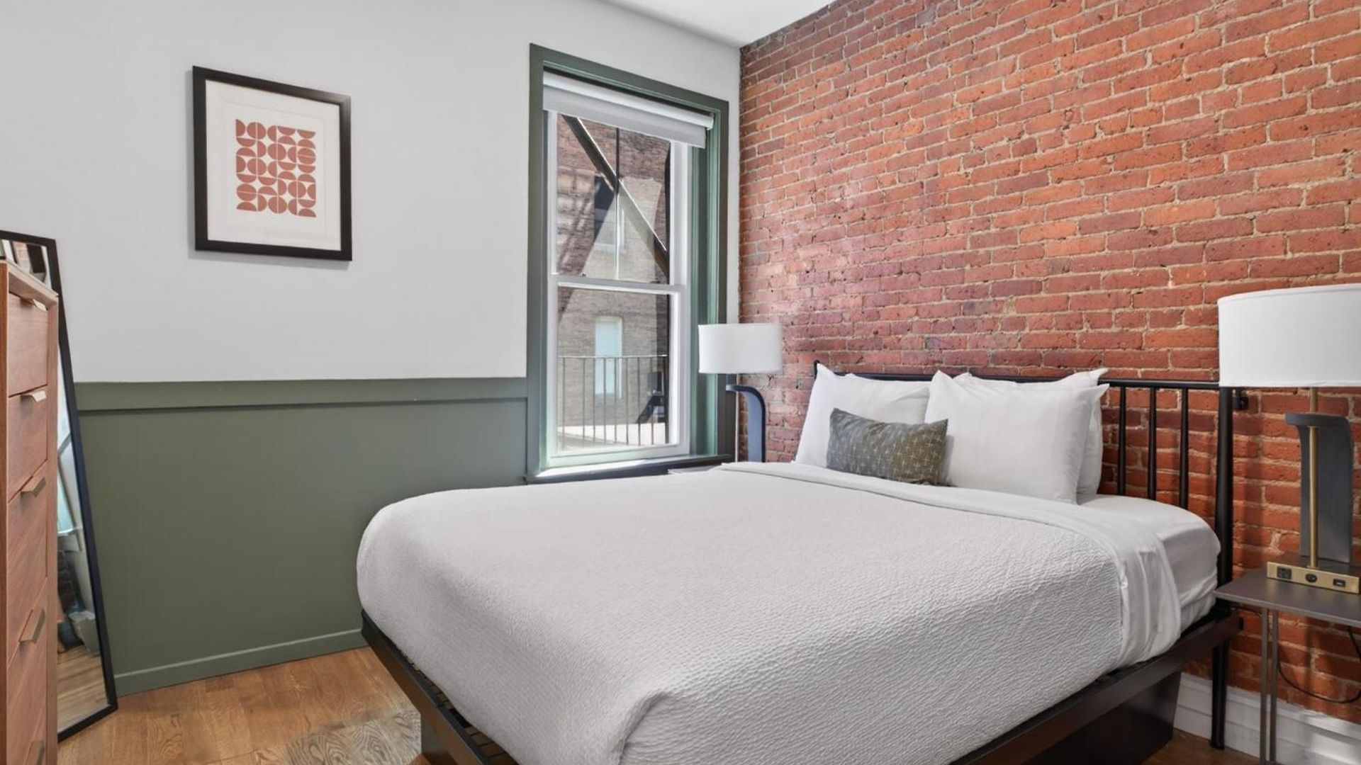 304 Newbury Street By Thatch 4*