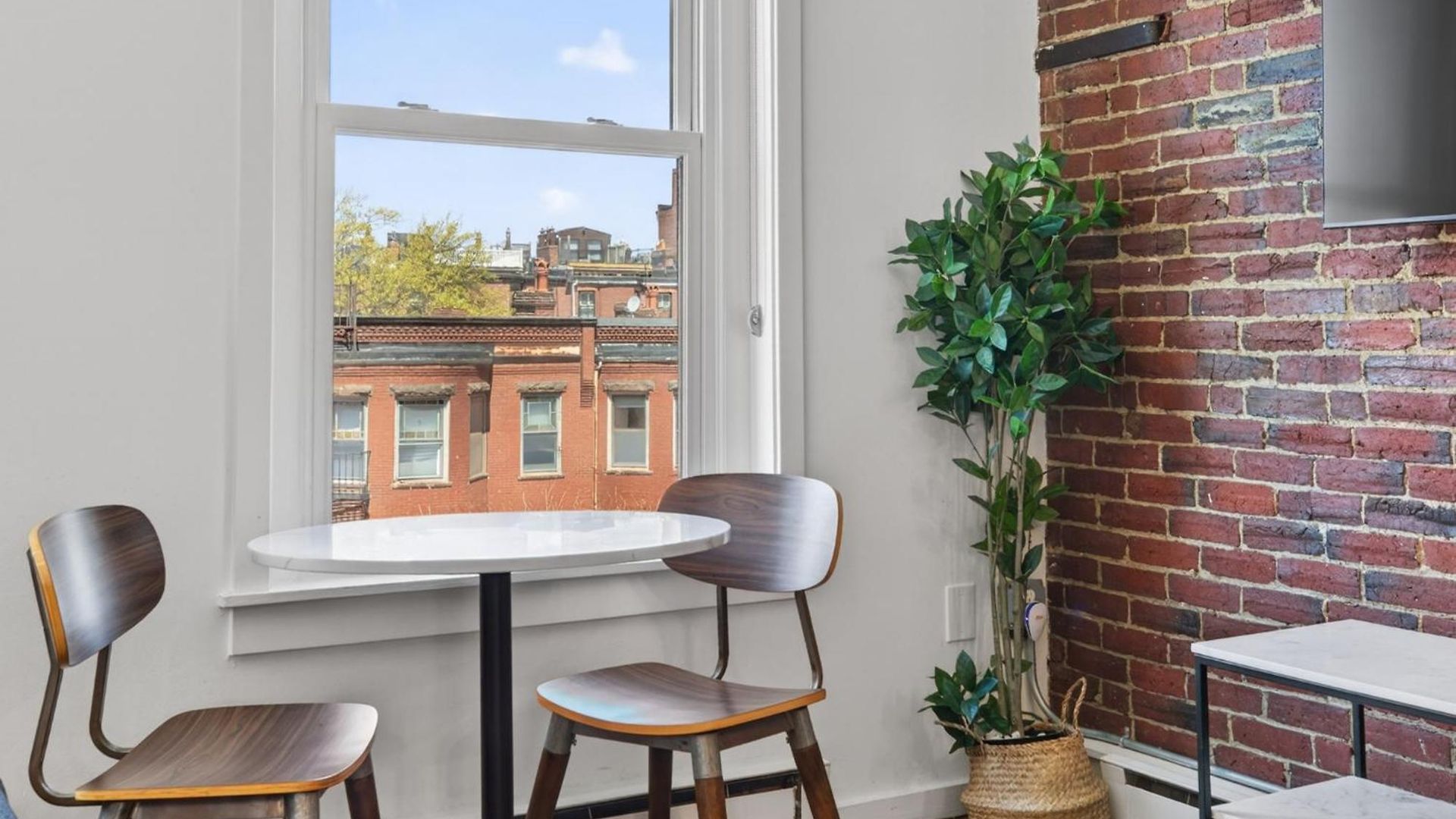 304 Newbury Street By Thatch