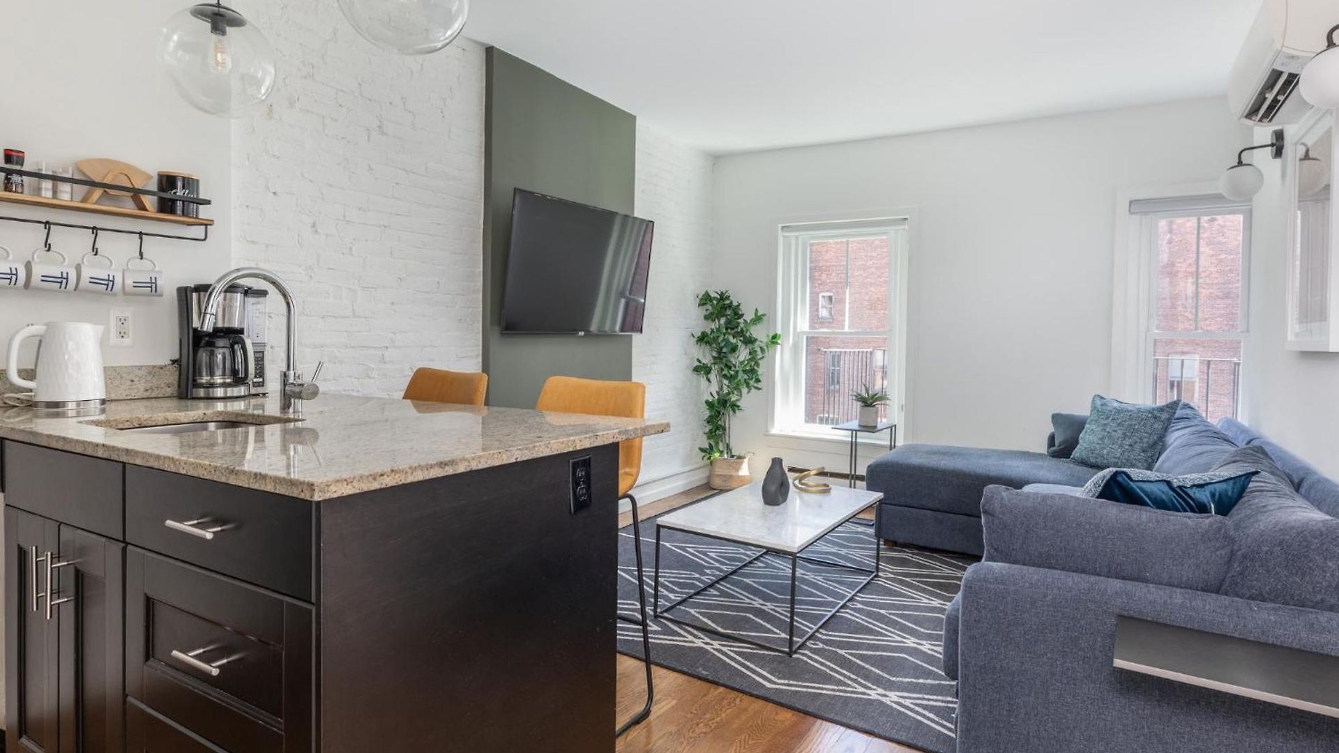 304 Newbury Street By Thatch 4*