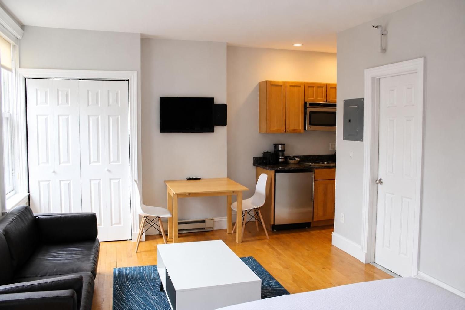 Charming In Brownstone, #6 Apartment *