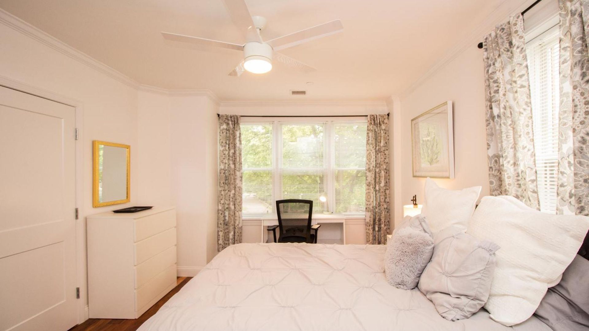 Stylish 2br W Full Kitchen, Laundry & Cen Air Boston