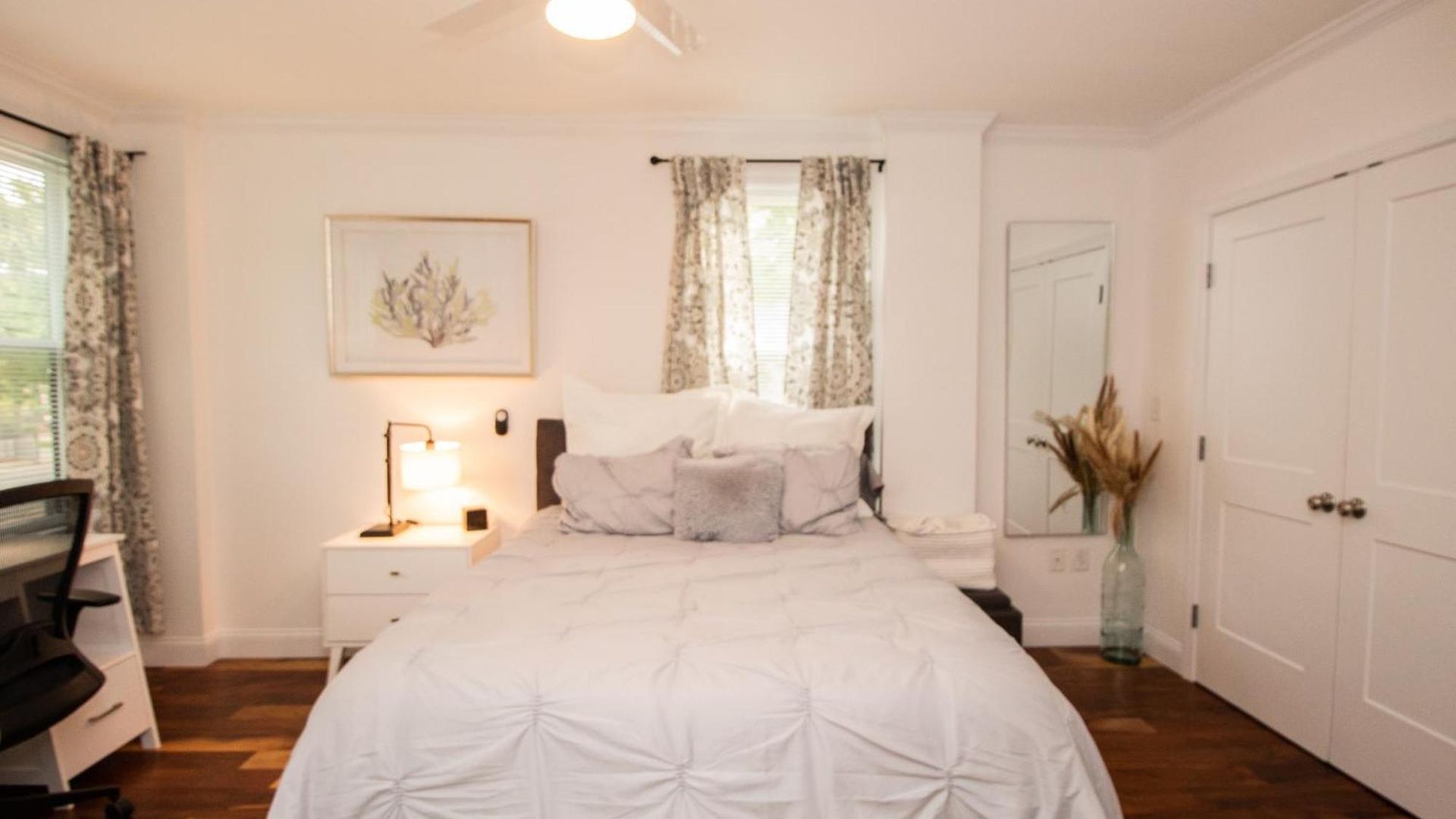 Stylish 2br W Full Kitchen, Laundry & Cen Air * Boston
