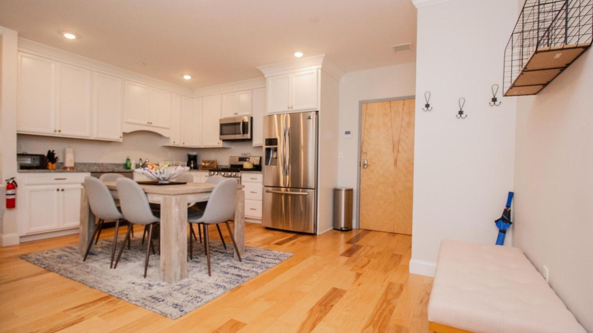 Stylish 2br W Full Kitchen, Laundry & Cen Air Boston