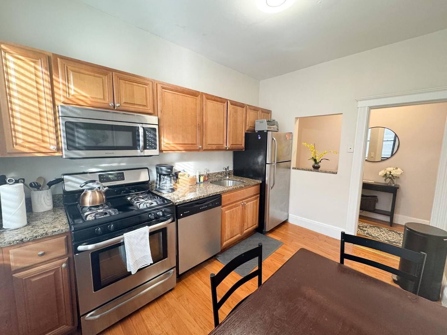 2 Bed, In Unit Laundry, College, Balcony * Boston