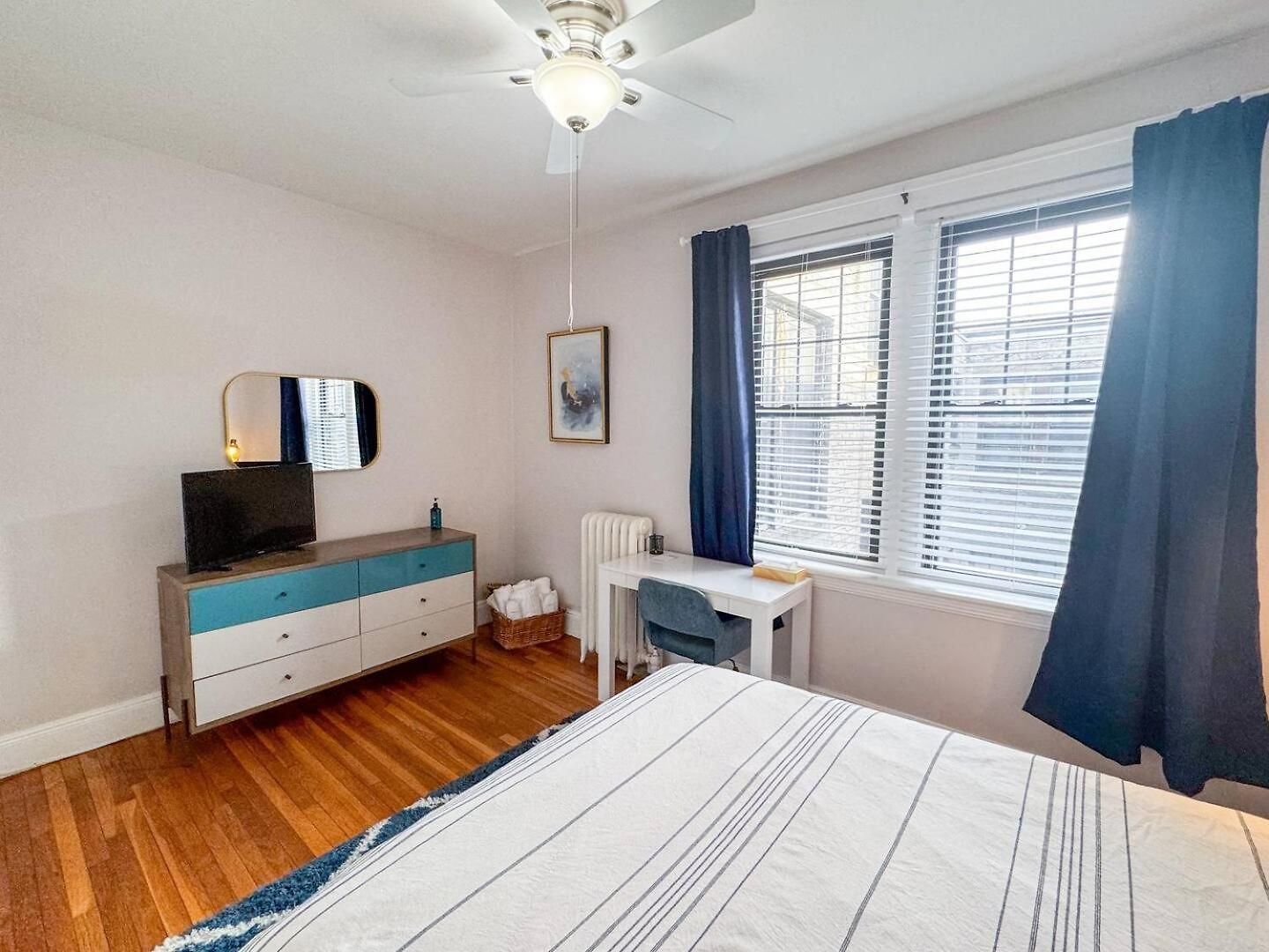 2 Bed, In Unit Laundry, College, Balcony