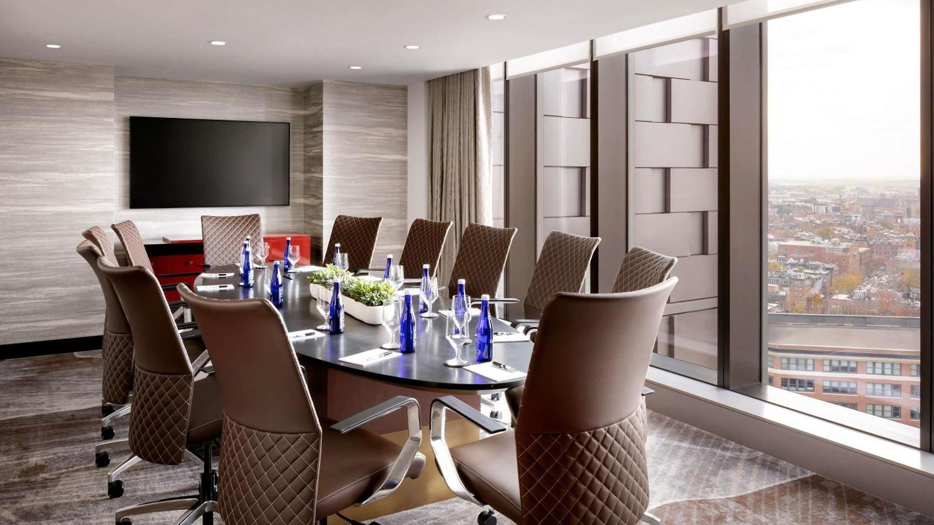 Raffles 5* Boston