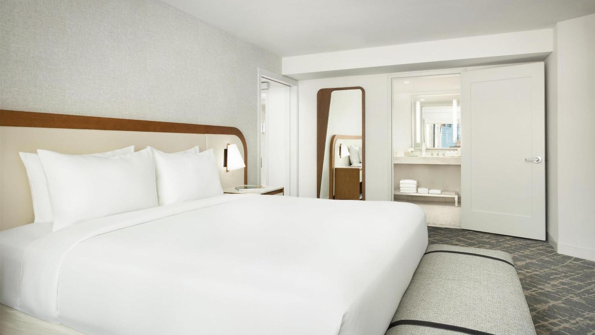 Hilton Back Bay 3*