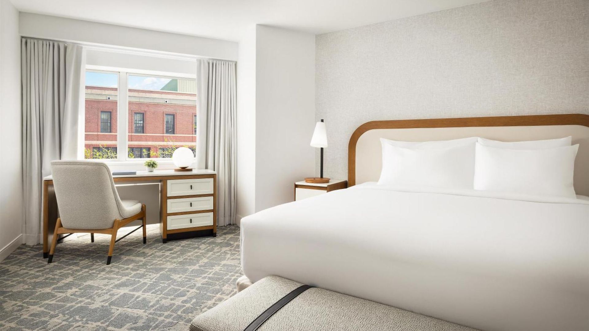 Hilton Back Bay 3*
