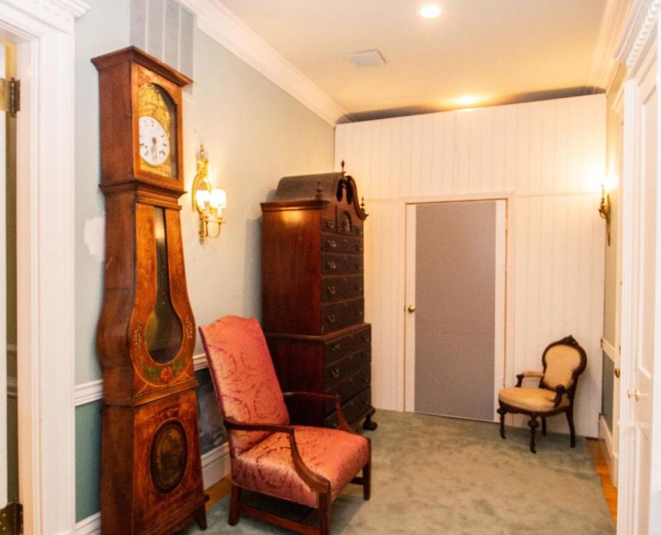 Apartment Back Bay Efficiency Unit, Pvt Bath, Kitchenette