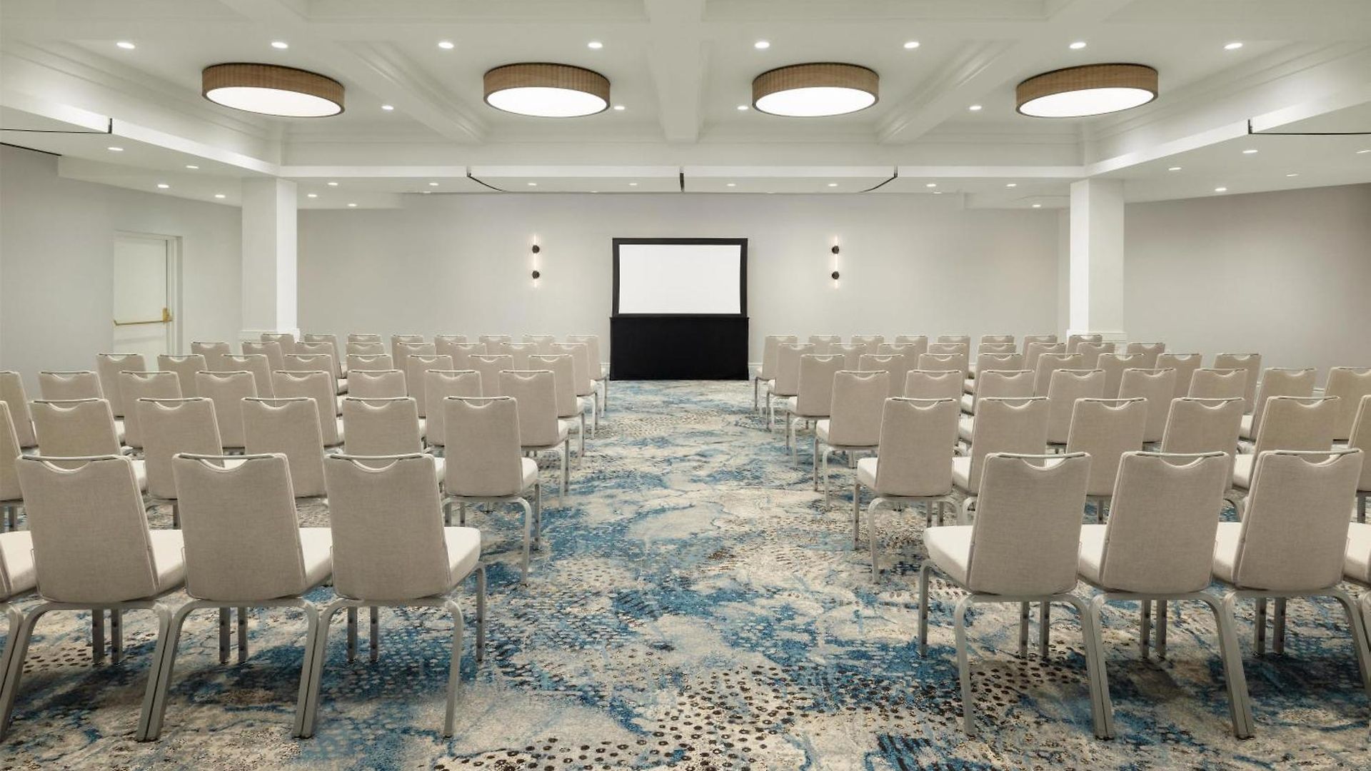 Hilton Back Bay 3*