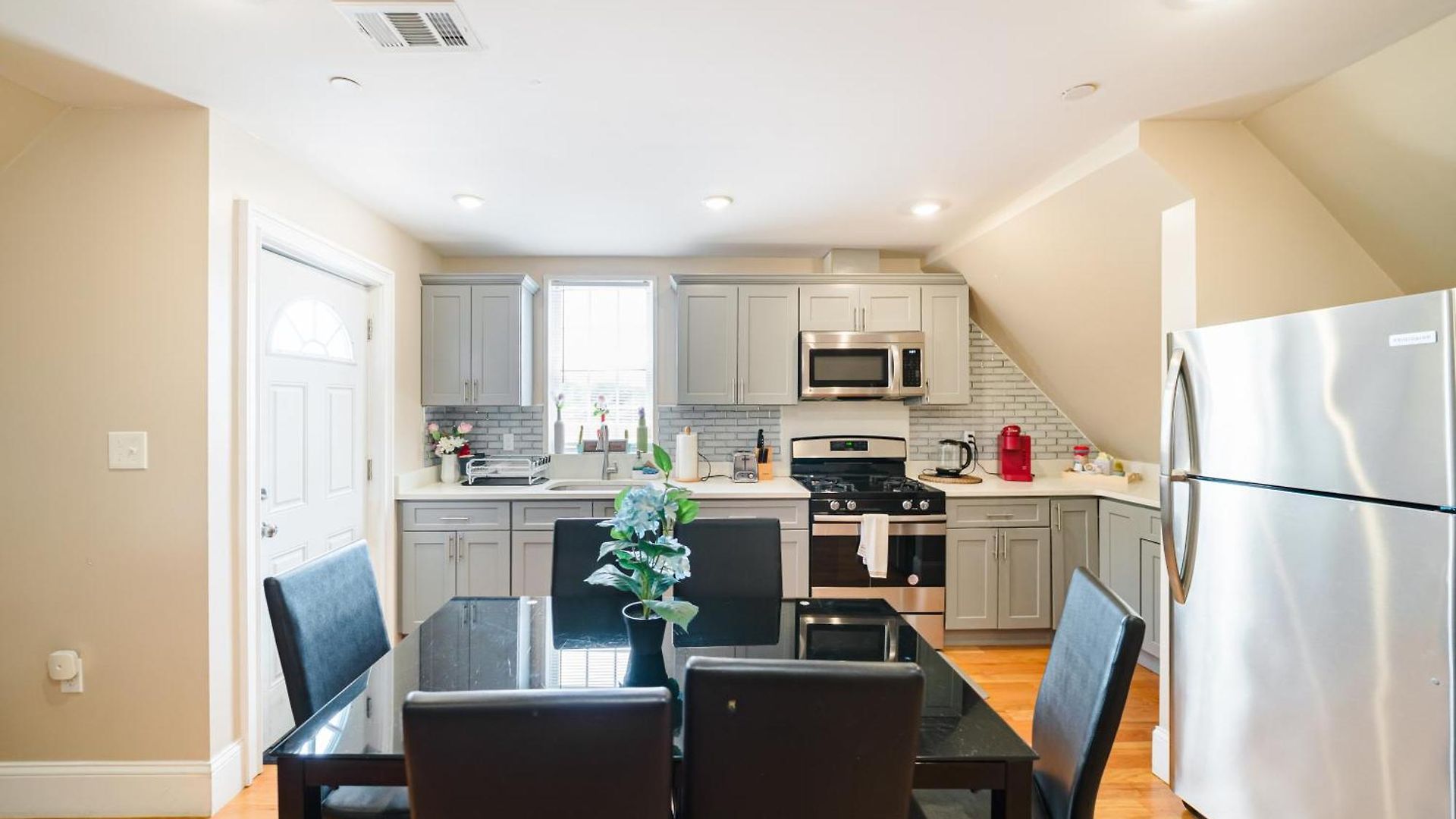 Family-Friendly 4Br Boston Stay Near Franklin Park, Free Parking, Near Mtba 233-3 Boston