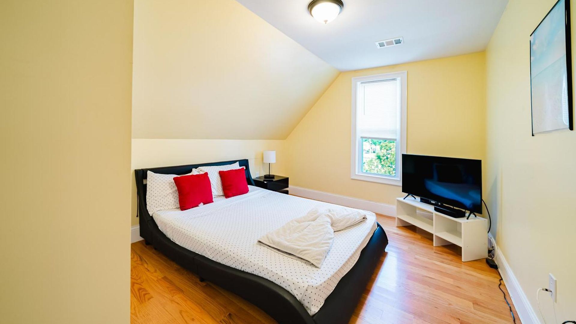 Family-Friendly 4Br Boston Stay Near Franklin Park, Free Parking, Near Mtba 233-3 * Boston