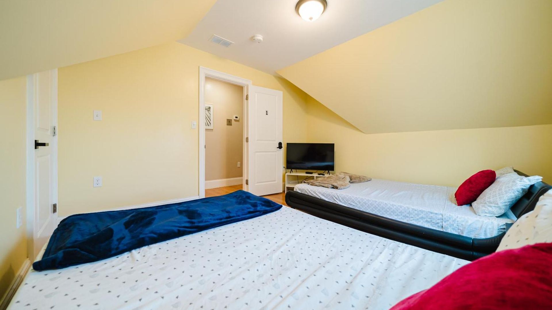 Apartment Family-Friendly 4Br Boston Stay Near Franklin Park, Free Parking, Near Mtba 233-3