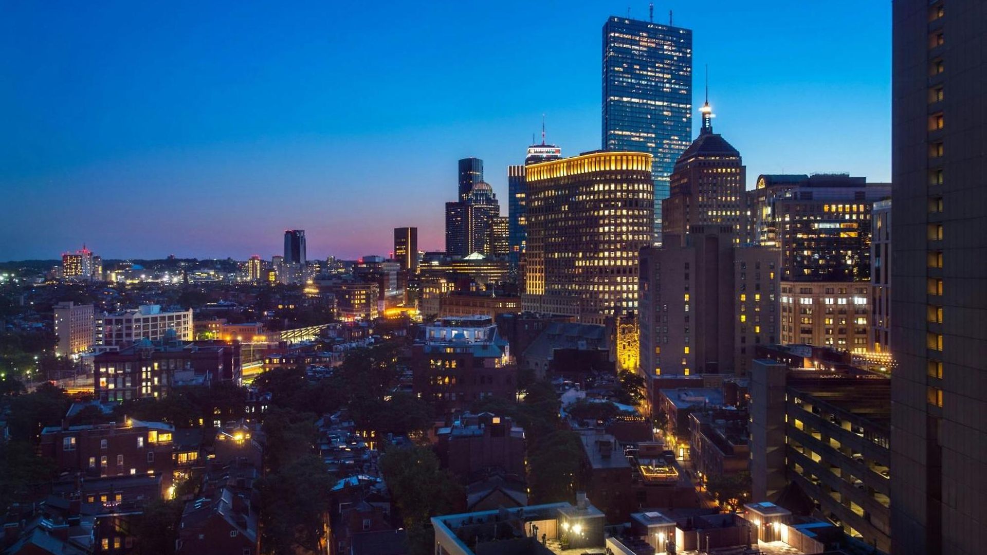 Courtyard By Marriott Downtown 4*