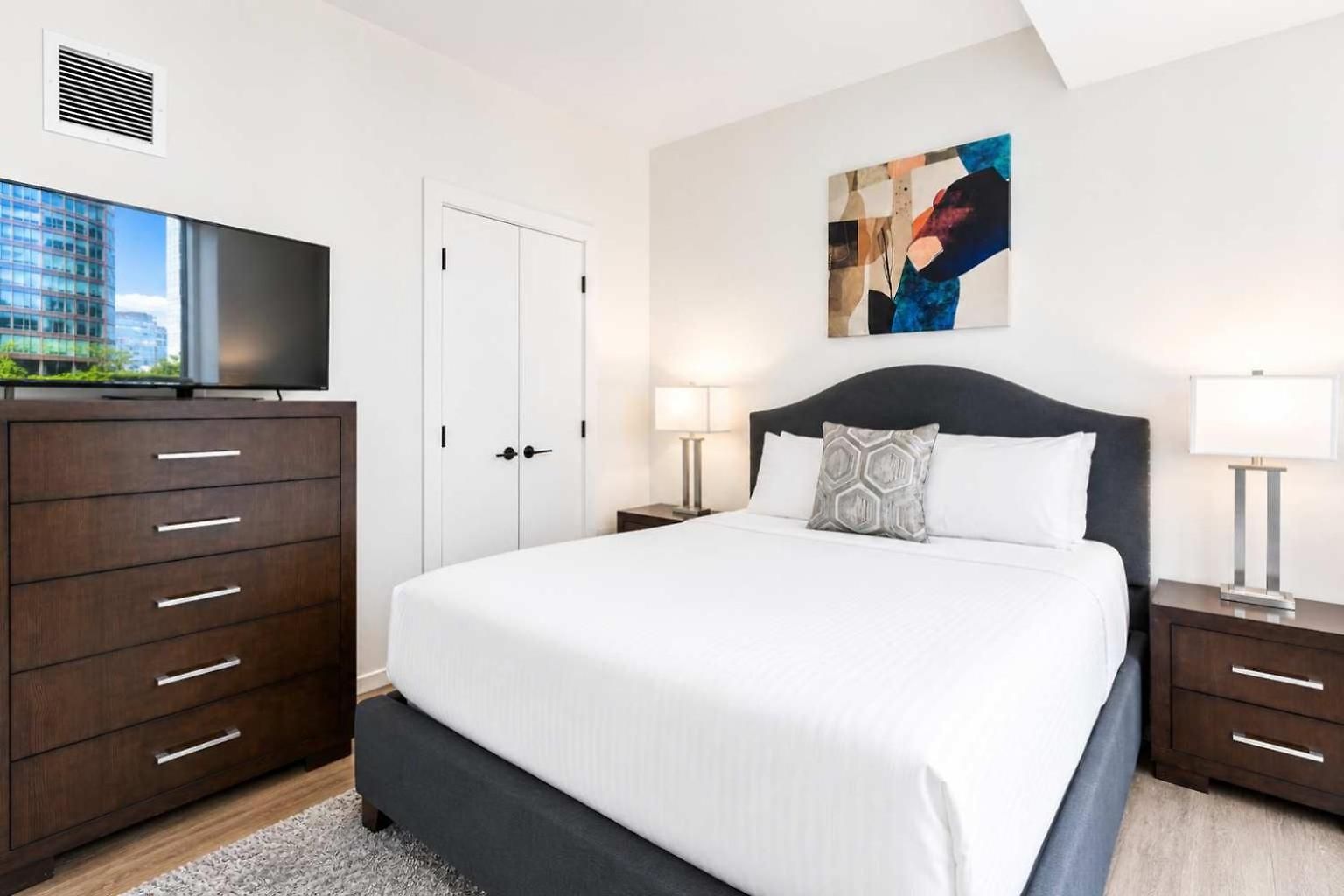 Bright Downtown Seaport Apartment