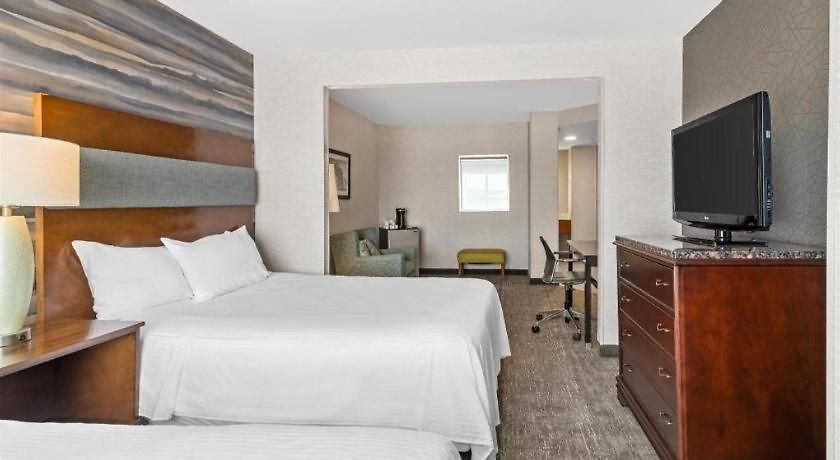 Roundhouse Hotel 3*
