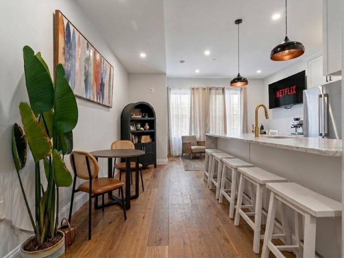 Apartment 5br 3bath 6beds