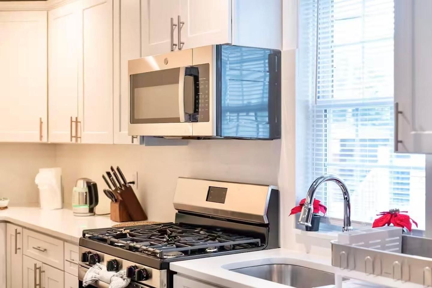 Stylish 4br Boston, Pet-friendly Near Savin Hill, I-93 & Red Line 30-1