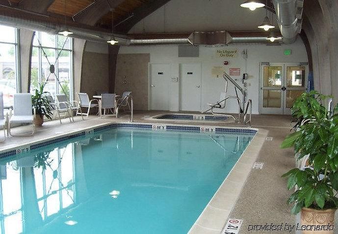 Courtyard By Marriott Logan Airport Boston