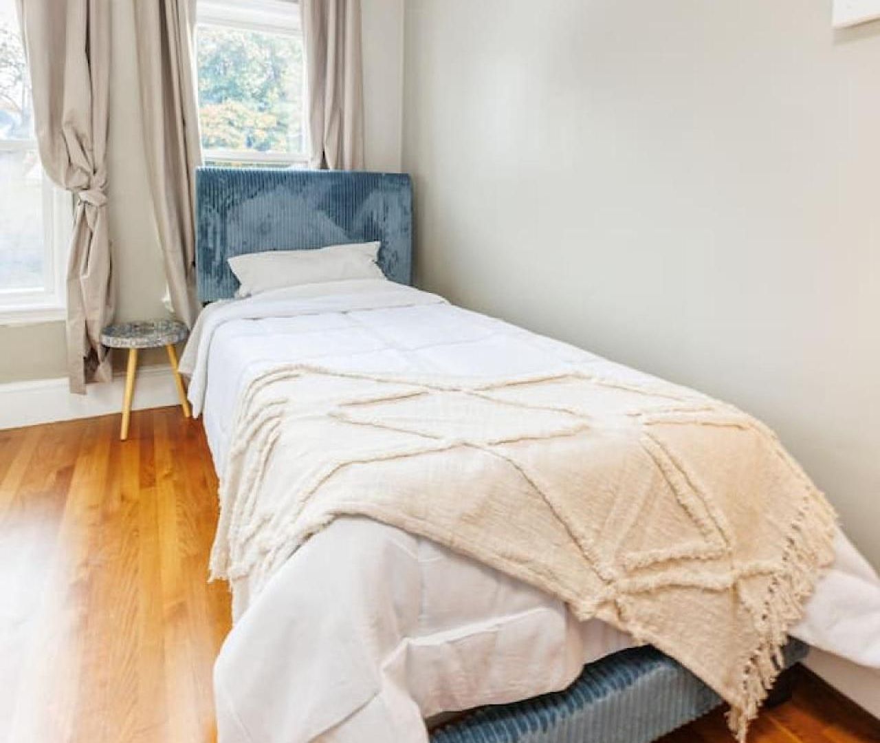 In-unit Laundry Your Family And Friends Space Apartment *