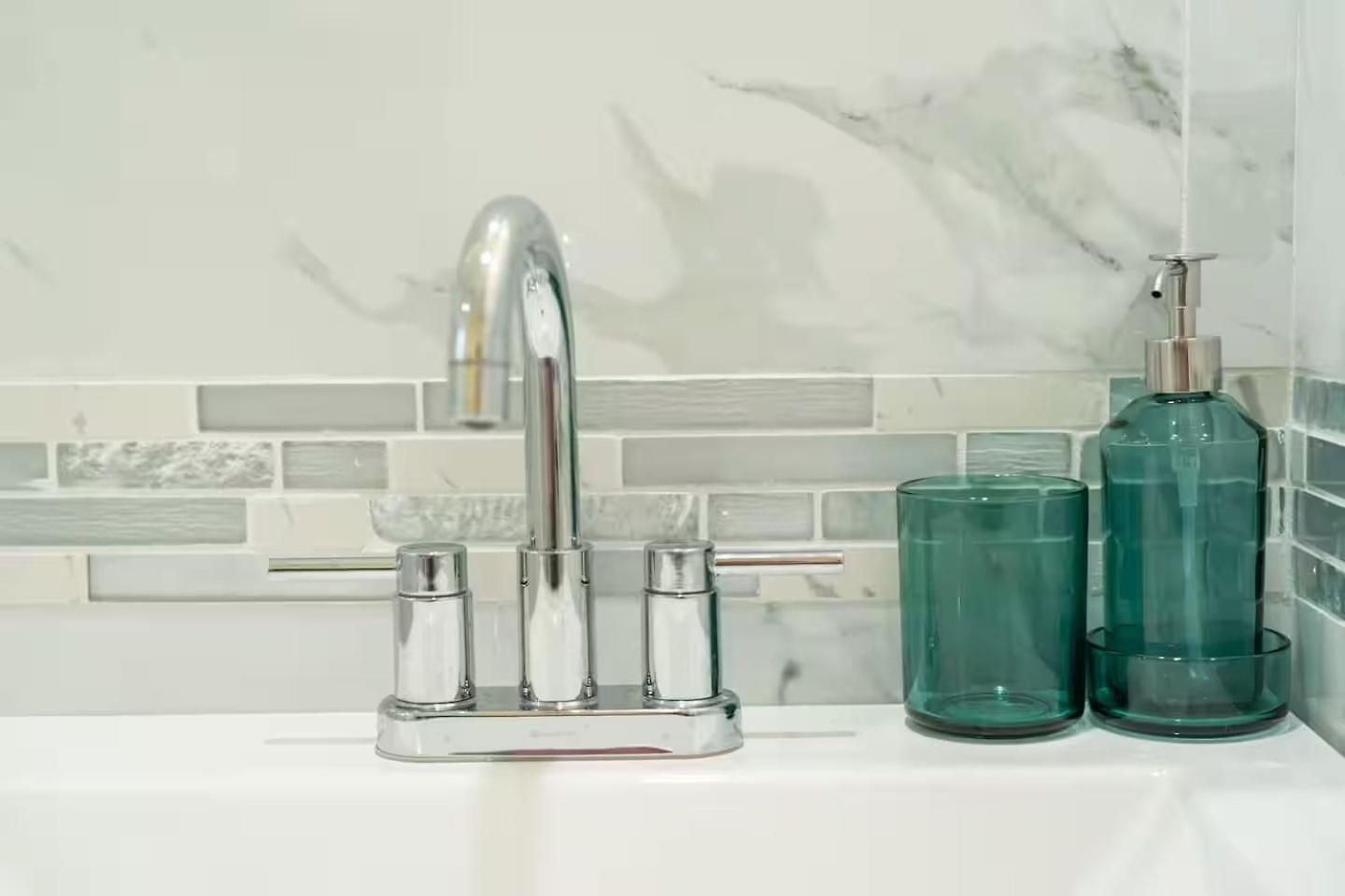 Stylish 4br Boston, Pet-friendly Near Savin Hill, I-93 & Red Line 30-1 Apartment Boston