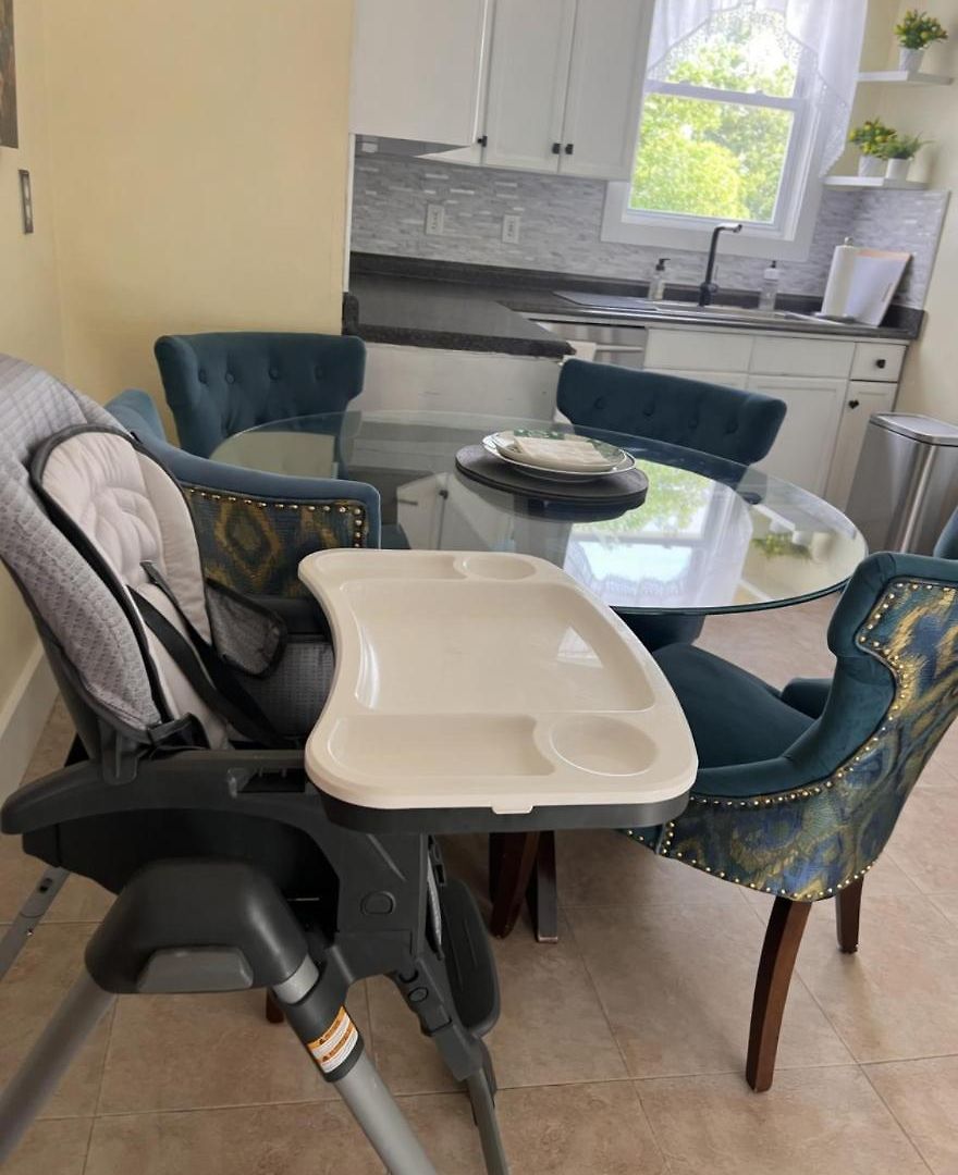 Apartment Spacious 4br Near Subway, Sleeps 8per Easy Access To Downtown Boston