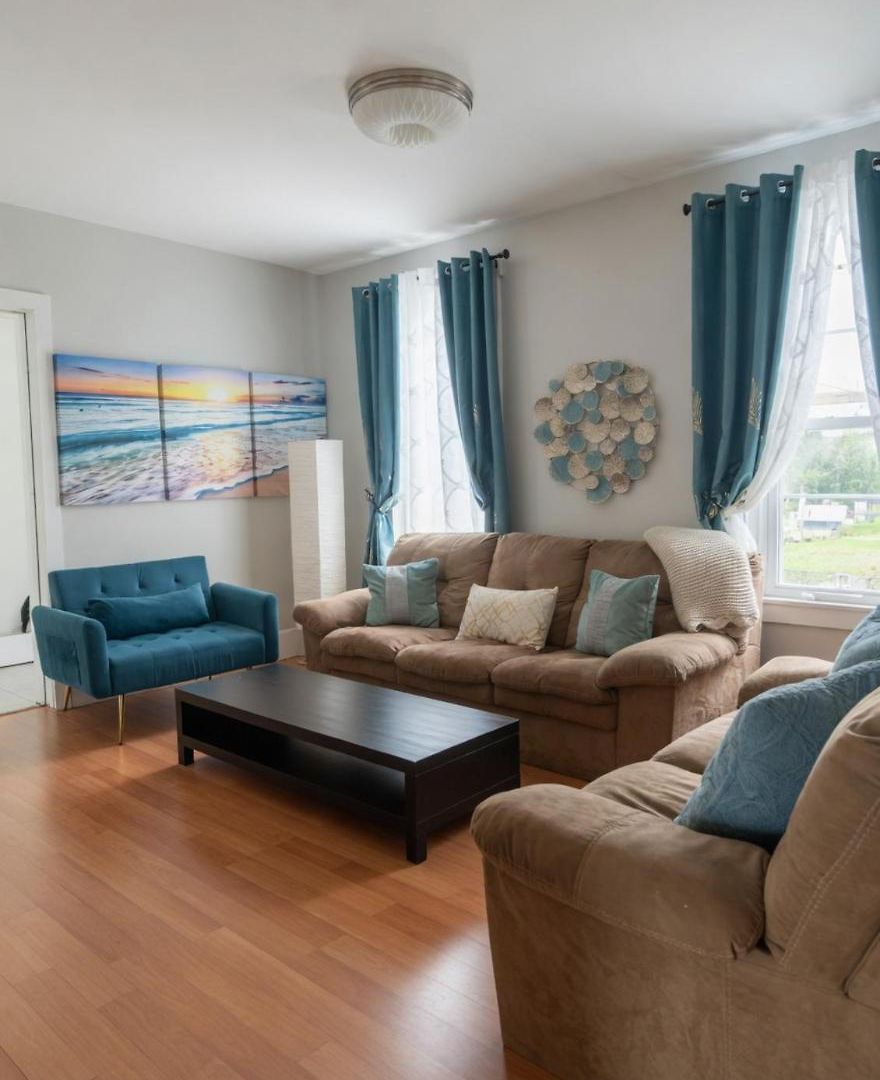 Apartment Spacious 4br Near Subway, Sleeps 8per Easy Access To Downtown *