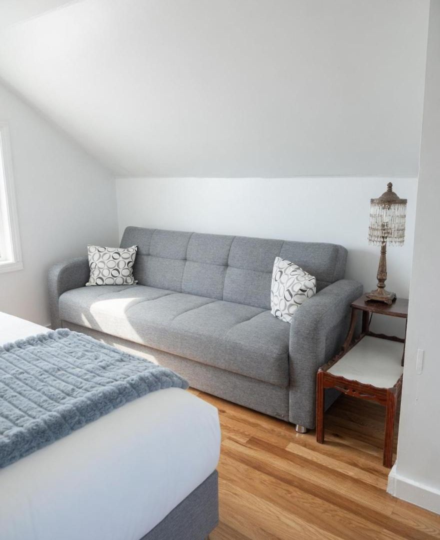 Spacious 4br Near Subway, Sleeps 8per Easy Access To Downtown Apartment Boston